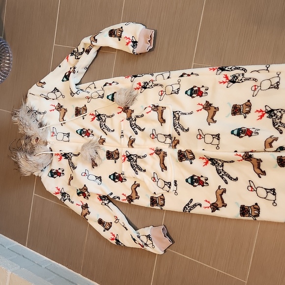 Womens Holiday Time CHRISTIMAS DOGS Hooded Union Suit 1 pc Pajamas - Picture 11 of 15